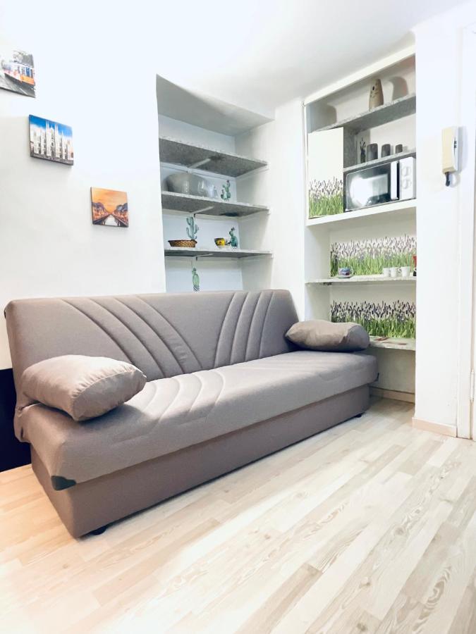 Apartment In 3 Minutes From Duomo Ingresso Via Dei Piatti ミラノ エクステリア 写真
