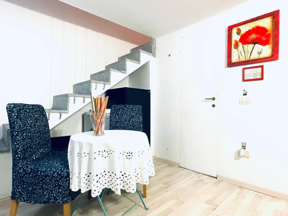 Apartment In 3 Minutes From Duomo Ingresso Via Dei Piatti ミラノ エクステリア 写真